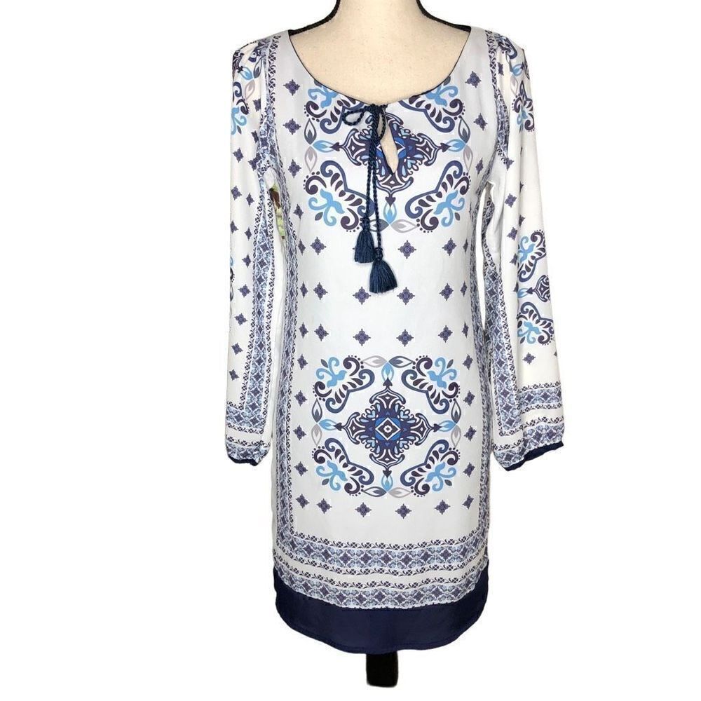 Ana Camila Blue and White Long Sleeve Sheath Dress